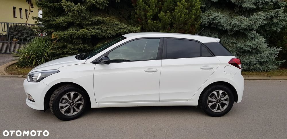 Hyundai i20 blue 1.2 Trend - 5