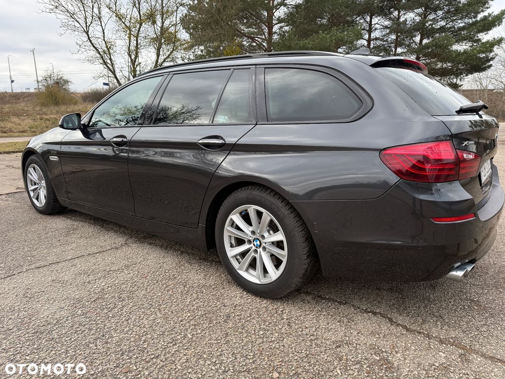 BMW Seria 5 520d xDrive Touring - 10
