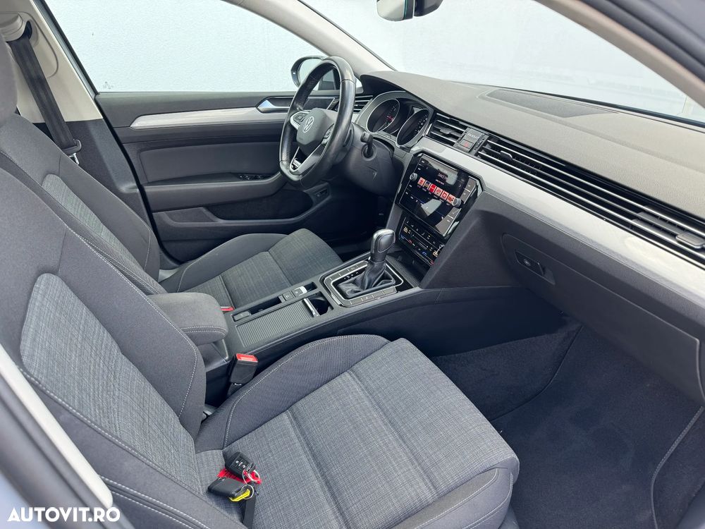 Volkswagen Passat Variant 2.0 TDI SCR DSG 4Motion Elegance - 9