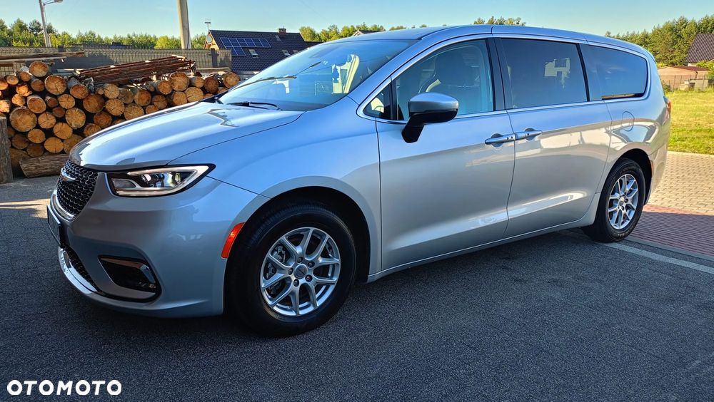 Chrysler Pacifica - 3