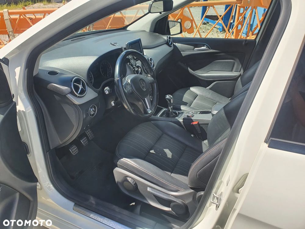 Mercedes-Benz Klasa B 180 - 10