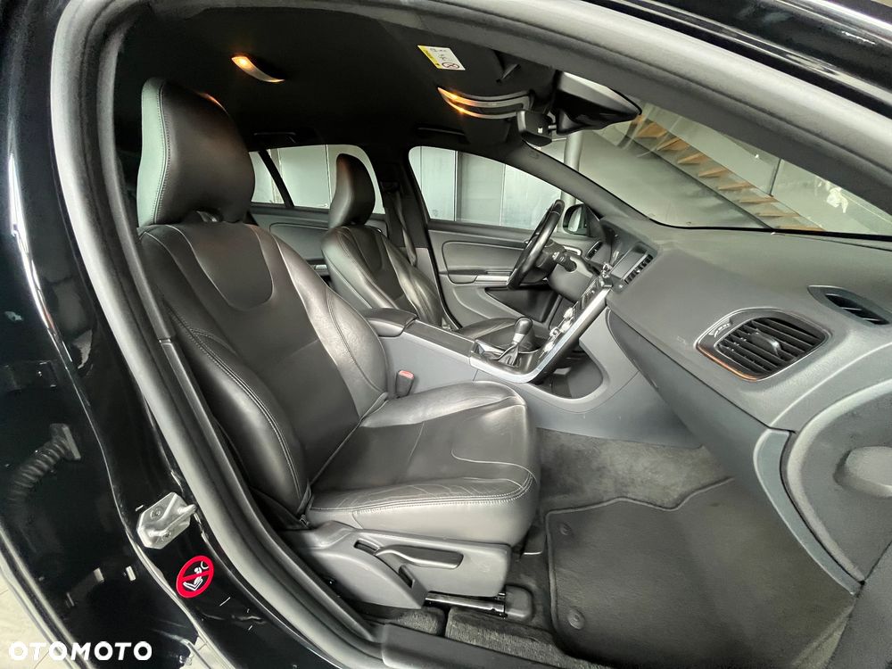 Volvo V60 D3 Summum - 17
