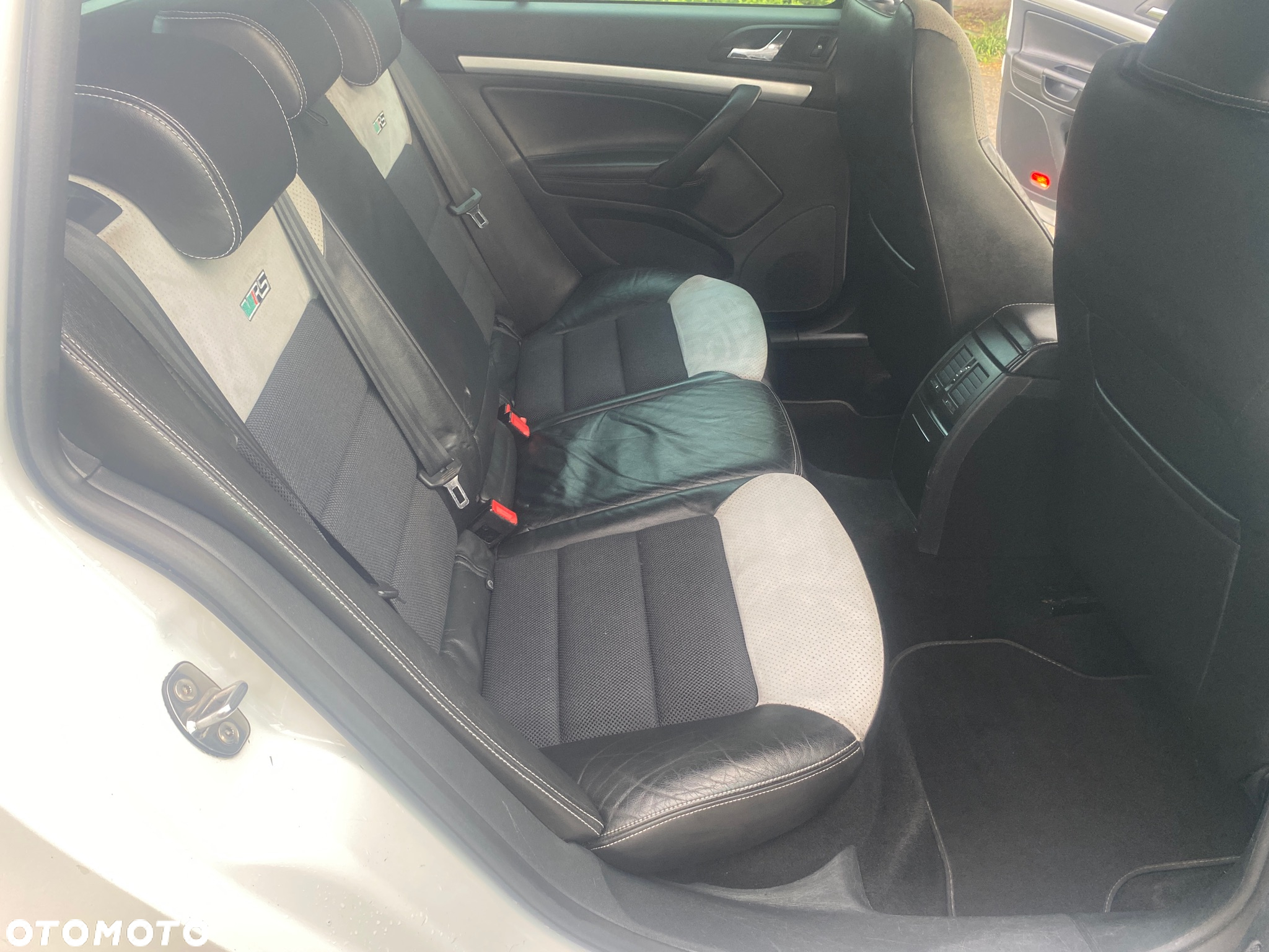 Skoda Octavia Combi 2.0 TDI DPF RS - 17