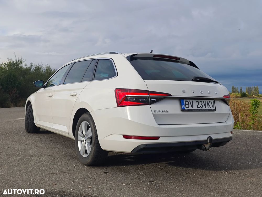 Skoda Superb 2.0 TDI DSG Premium Edition - 10