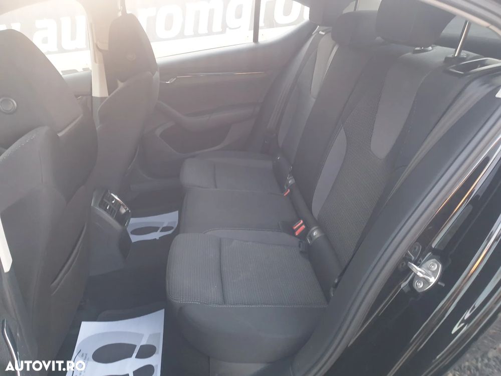 Skoda Octavia 2.0 TDI DSG Ambition - 12