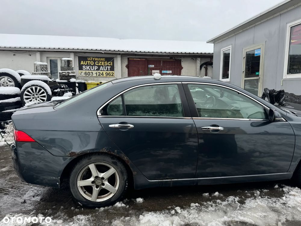 HONDA ACCORD VII LAMPA PRAWY TYŁ PRAWA TYLNA Z BŁOTNIKA BŁOTNIK SEDAN - 13