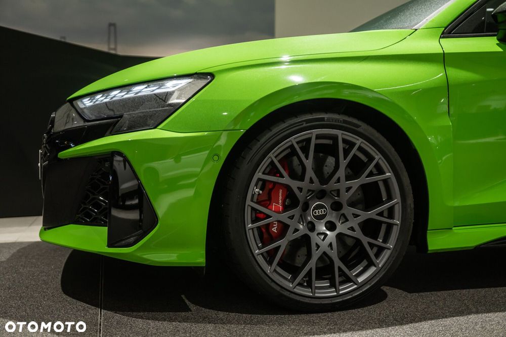 Audi RS3 Limousine - 5