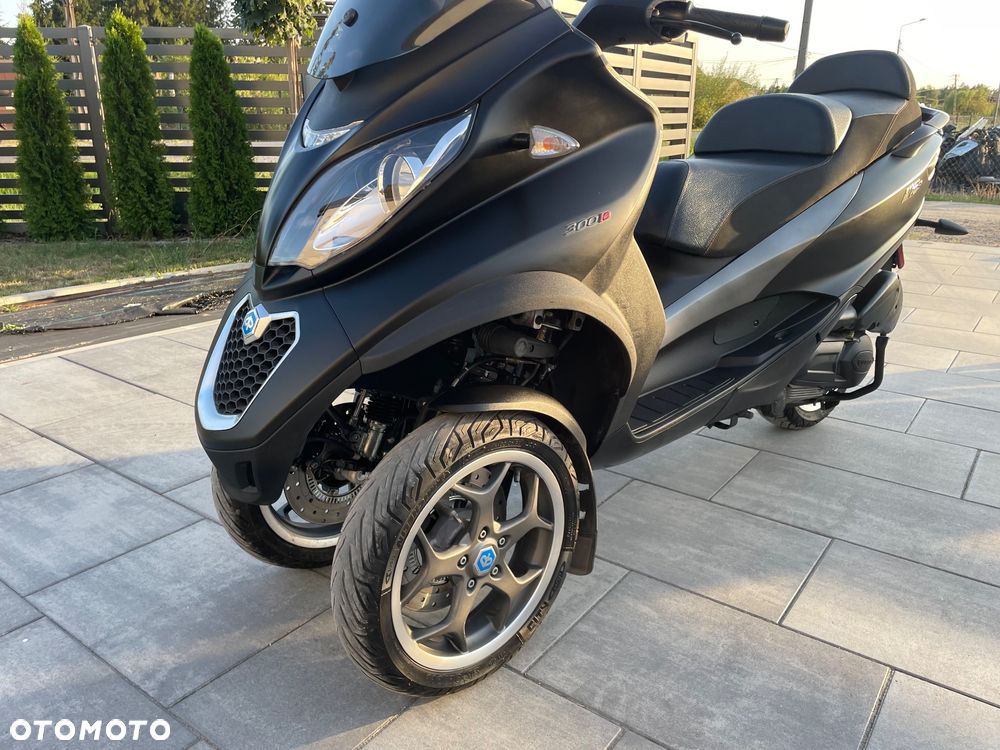 Piaggio MP-3 - 4