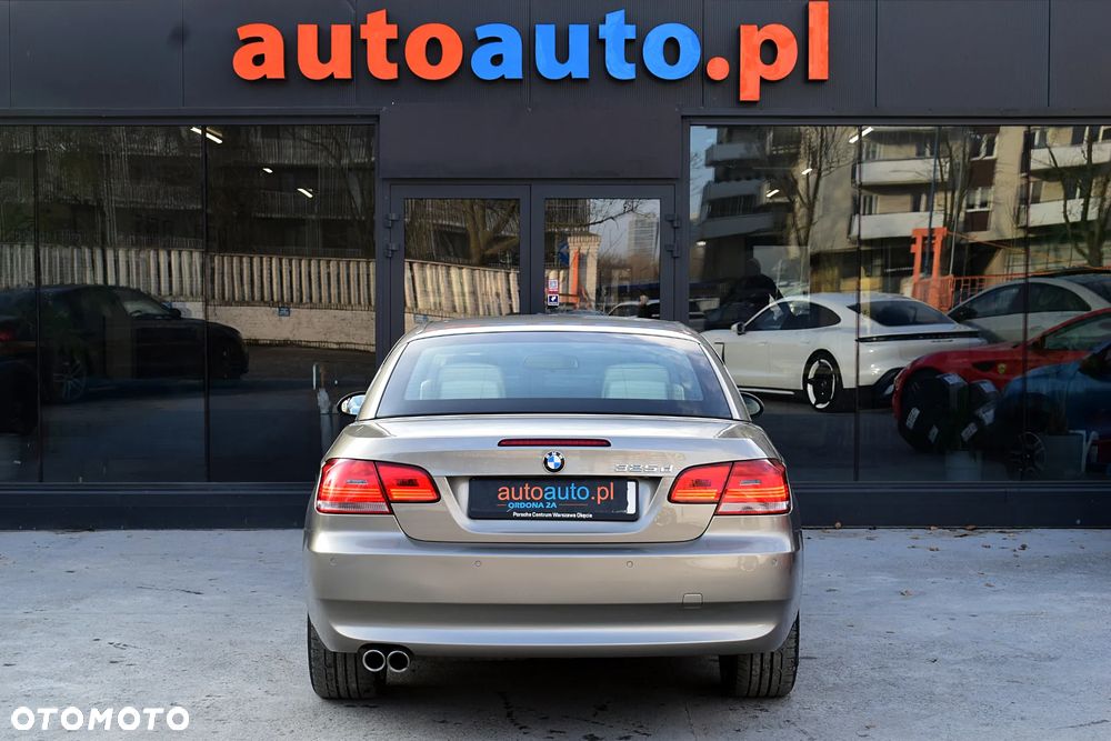 BMW Seria 3 325d - 25