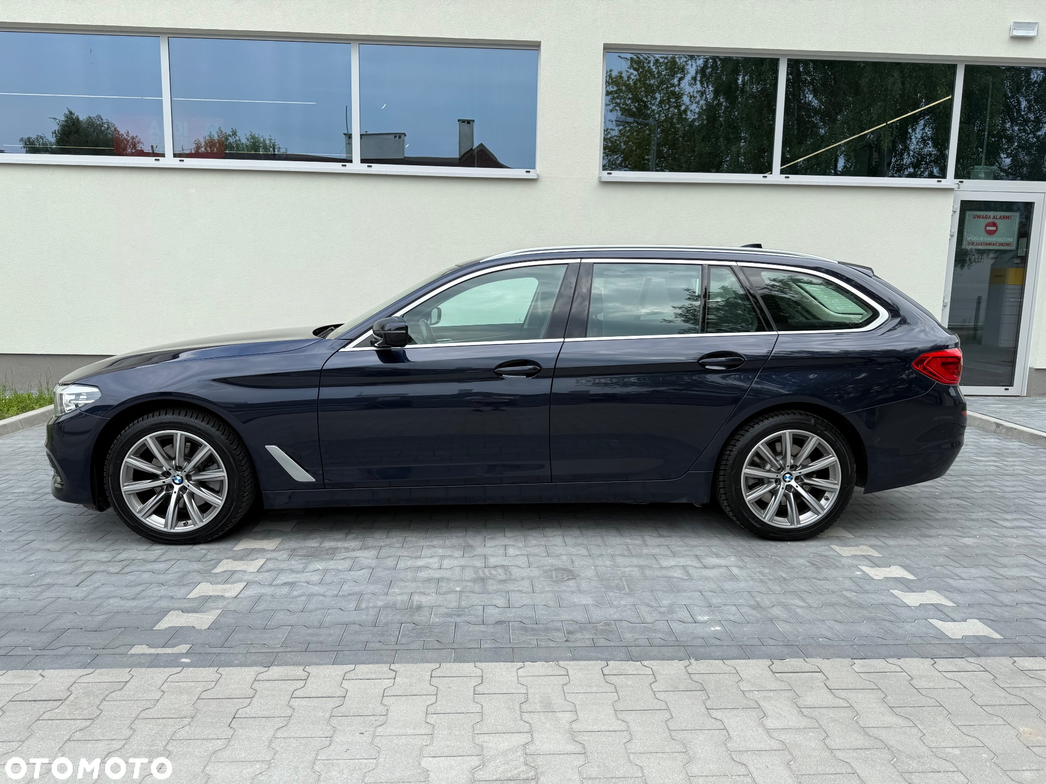 BMW Seria 5 520d Luxury Line sport - 8