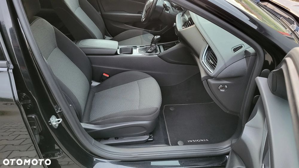 Opel Insignia - 10