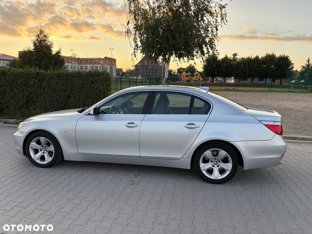 BMW Seria 5 520i - 5