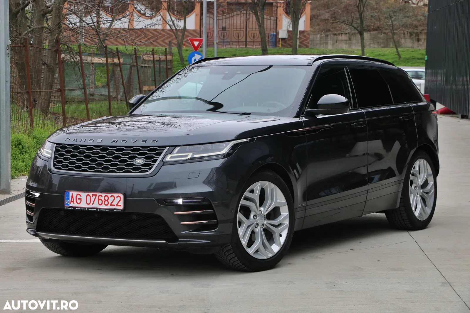 Land Rover Range Rover Velar 2.0 R-Dynamic HSE - 3