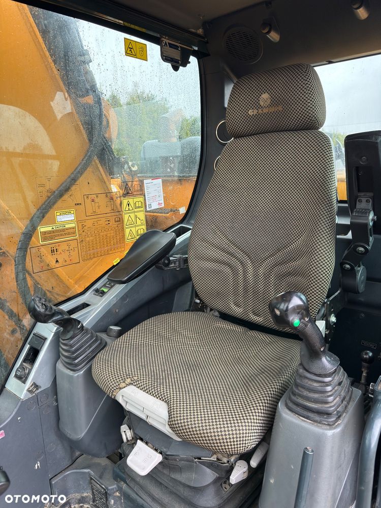 Hyundai HX 235 LCR - 32