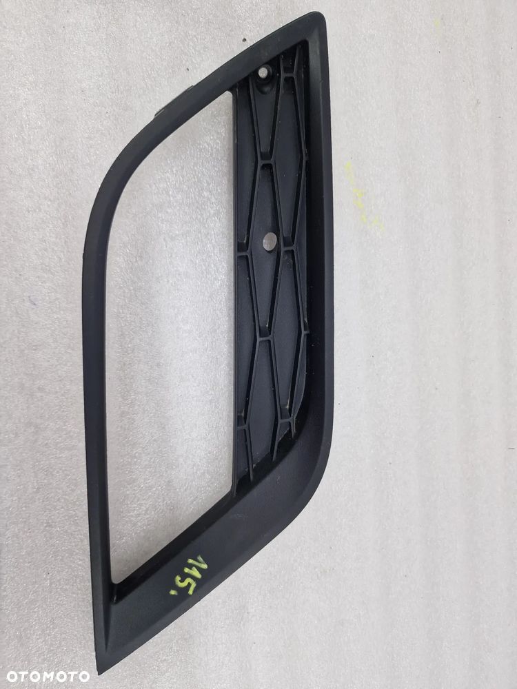 SEAT IBIZA IV LIFT 6J0 12- LEWA KRATKA BOCZNA ZDERZAKA PRZEDNIEGO PRZÓD , NR 6J0853665F , NR AUKCJI C/115 - 1