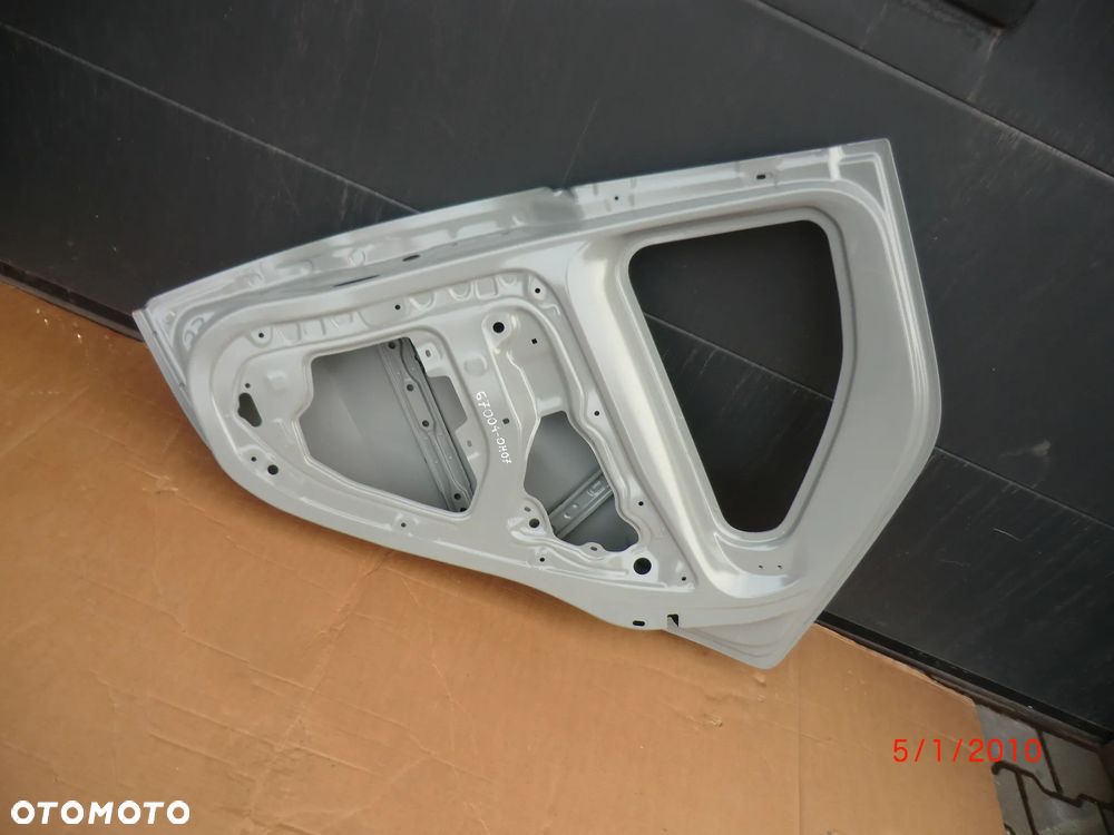 TOYOTA AYGO X DRZWI PRAWE TYLNE NOWE - 2