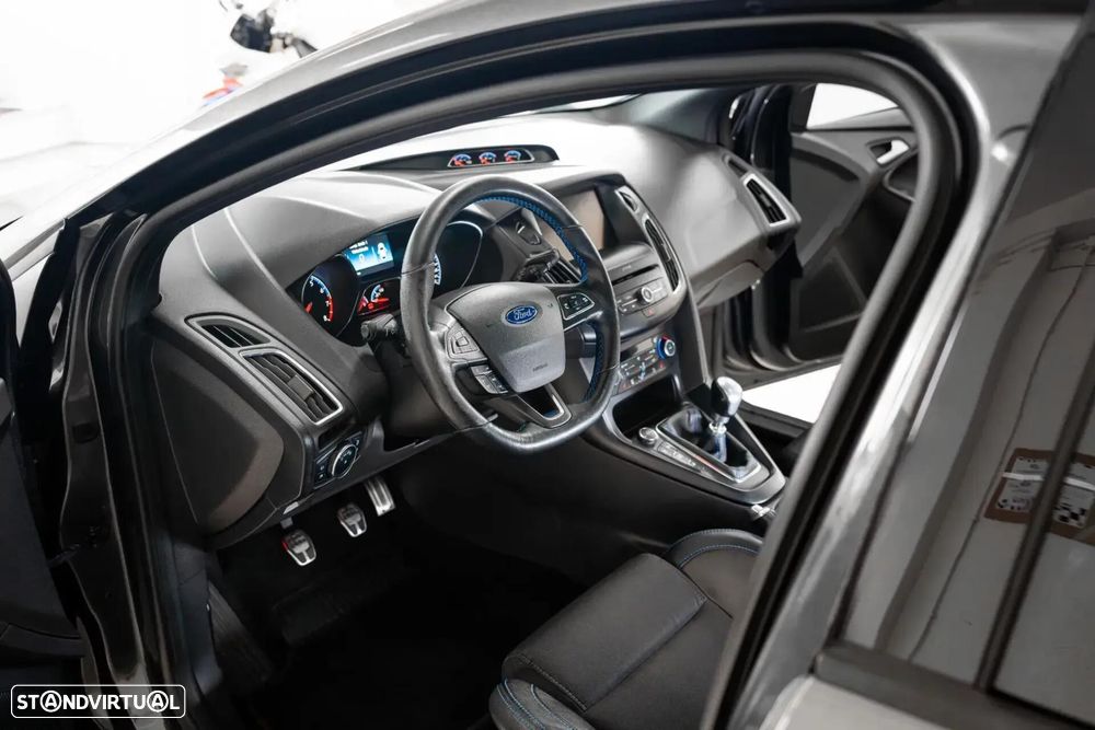 Ford Focus 2.3 EcoBoost RS - 58