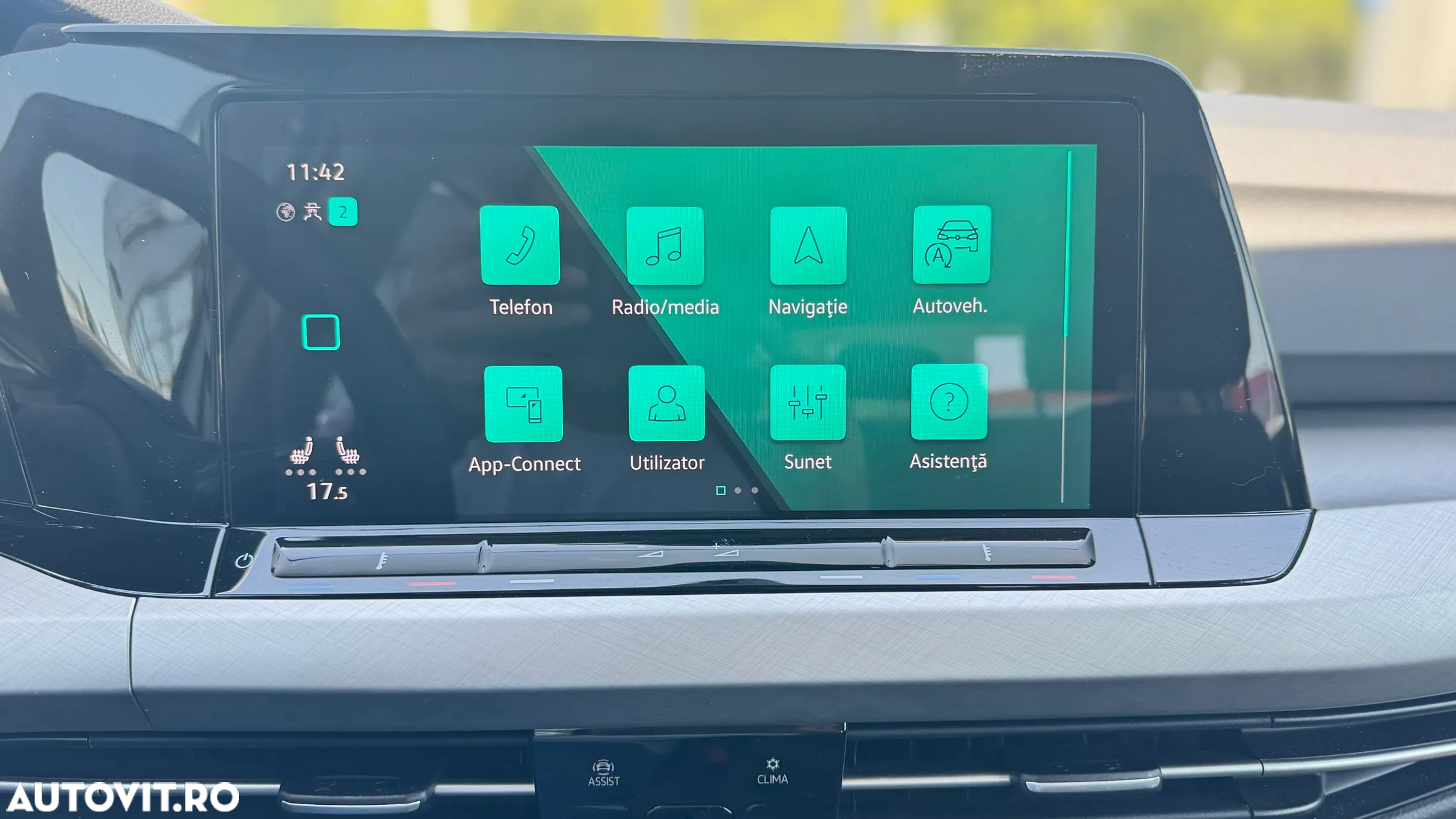 Volkswagen Golf 1.0 eTSI DSG MHEV Life - 7