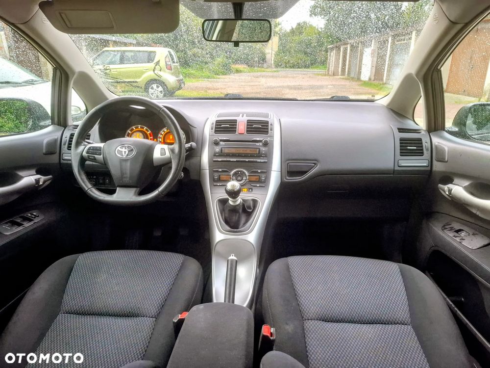 Toyota Auris - 22