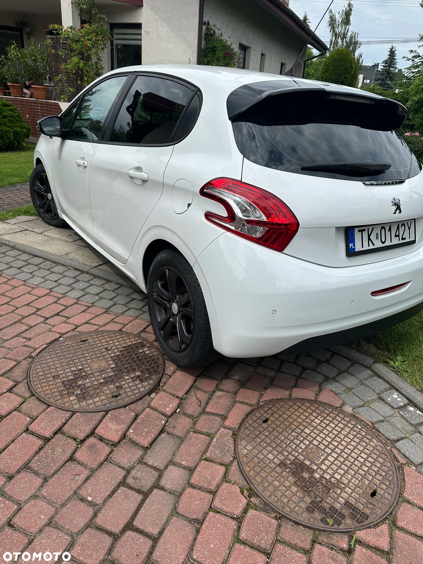 Peugeot 208 - 4