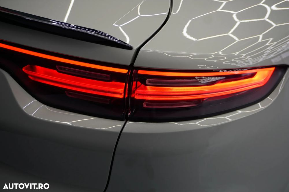 Porsche Cayenne Coupe GTS Tiptronic S - 8