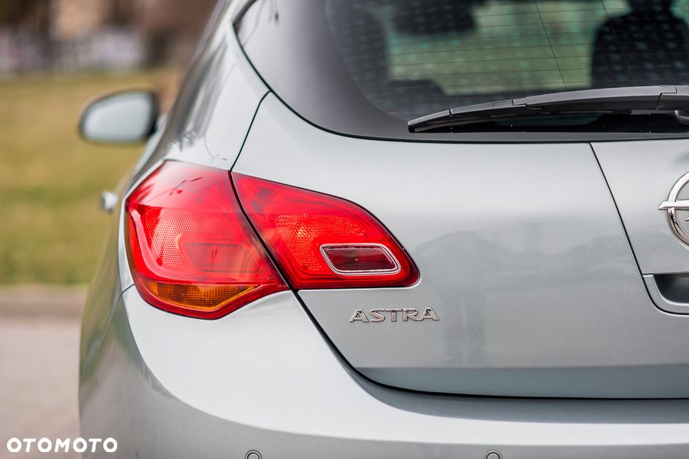 Opel Astra - 16