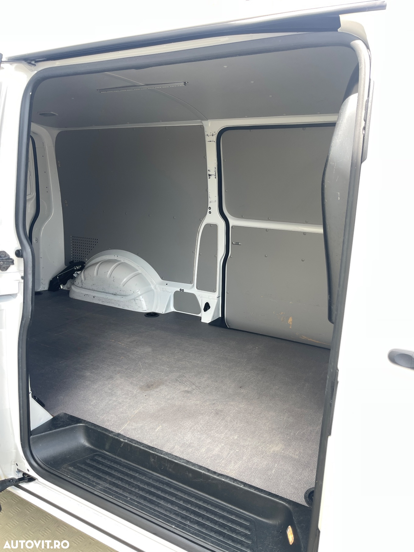 Volkswagen Transporter 2.0TDI  LUNG  2CULISANTE  USI SPATE - 24