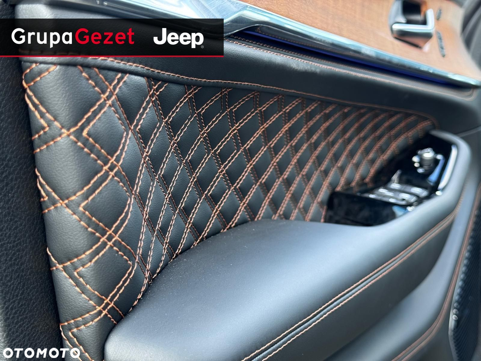 Jeep Grand Cherokee - 24