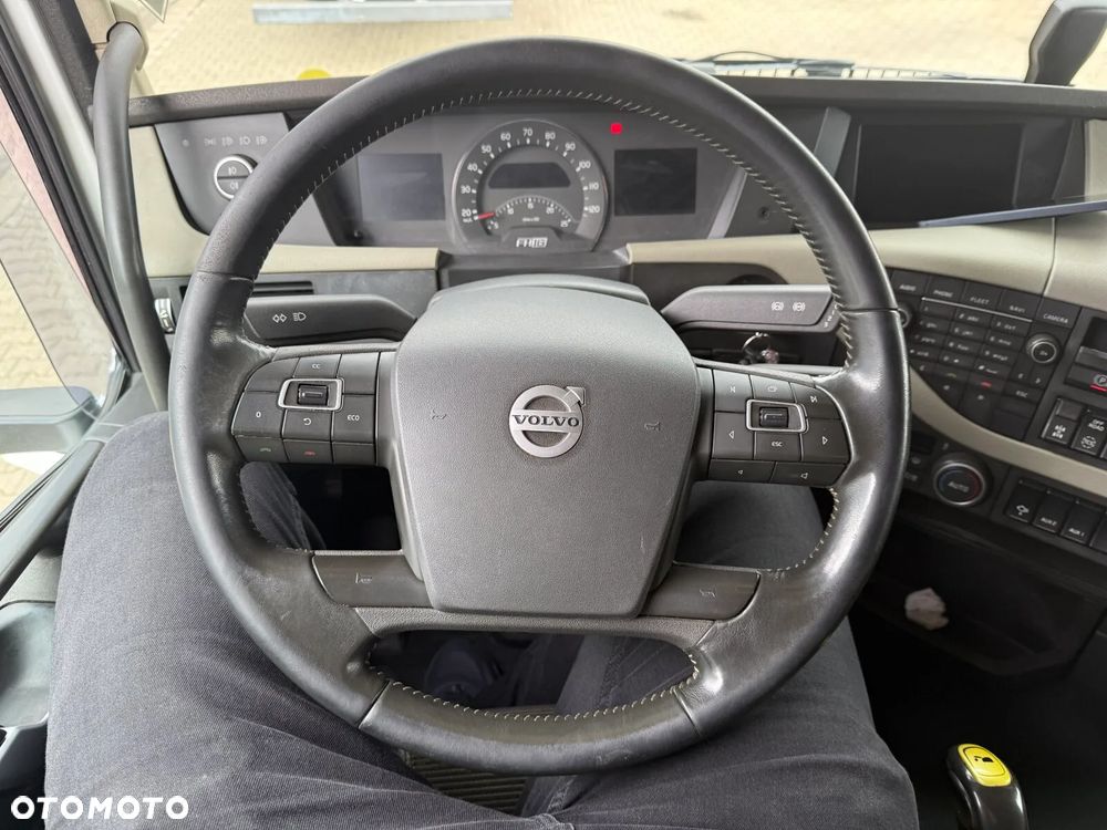Volvo FH16 650 6x4 EURO6 CIĄGNIK SIODŁOWY Z HYDRAULIKĄ - 12