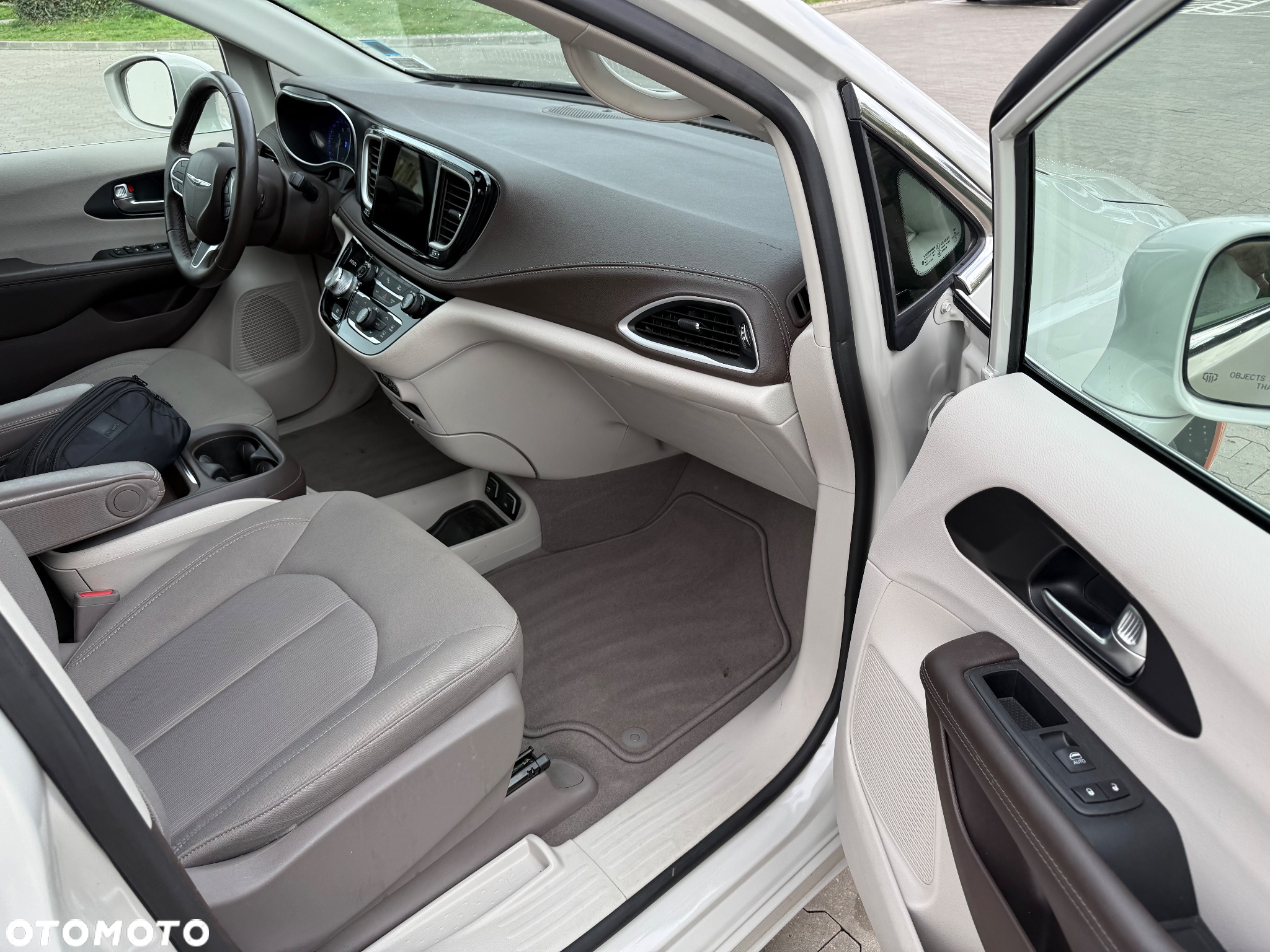 Chrysler Pacifica - 18