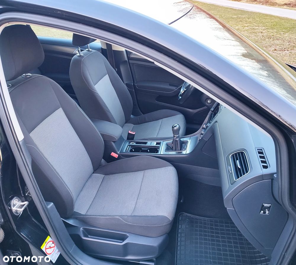 Volkswagen Golf - 31