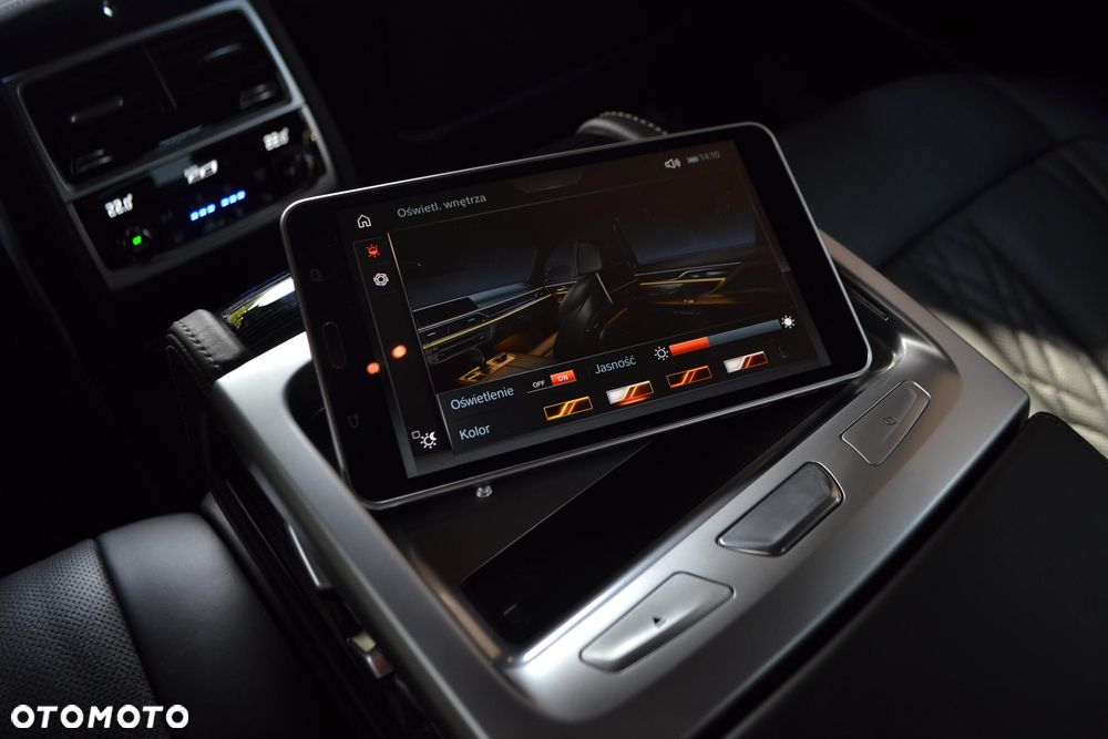 BMW Seria 7 750d xDrive sport - 34