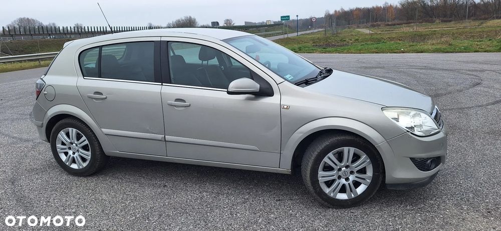Opel Astra 1.7 CDTI Cosmo - 3