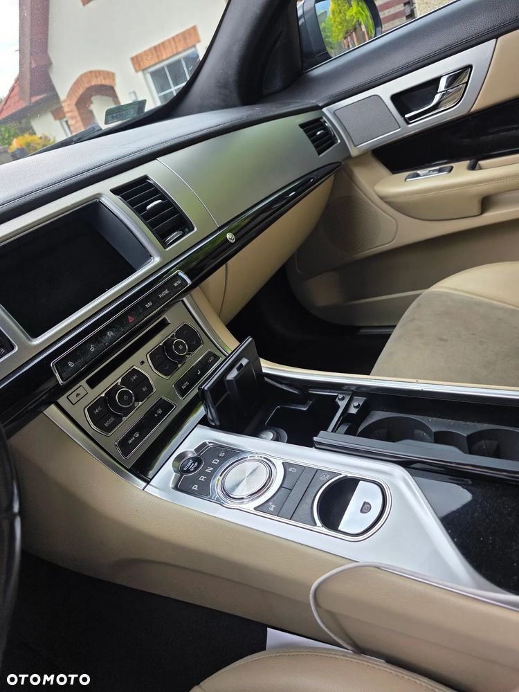 Jaguar XF 2.2 D Luxury - 5