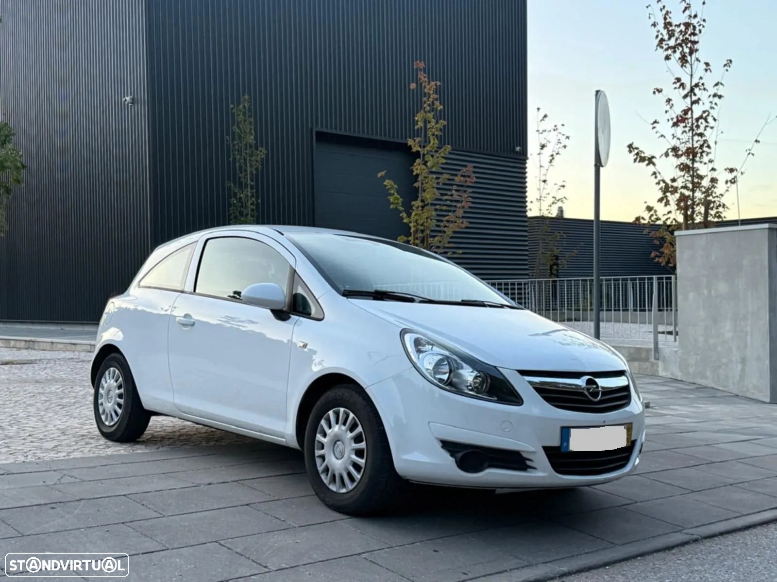 Opel Corsa 1.3 CDTi Enjoy EcoFLEX - 1