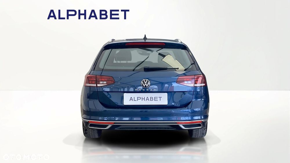 Volkswagen Passat - 4