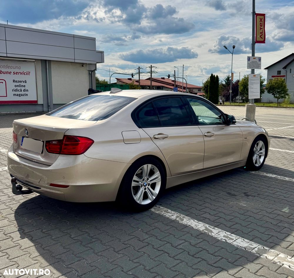 BMW Seria 3 320d Sport Line - 2