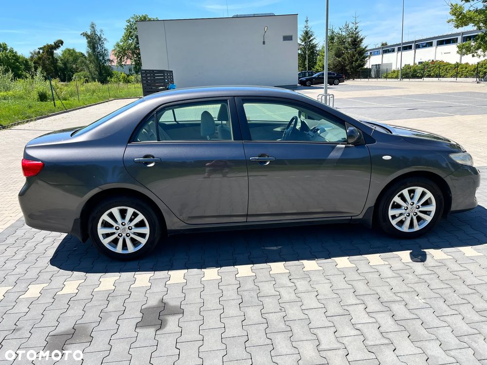 Toyota Corolla 1.6 VVT-i Luna - 18
