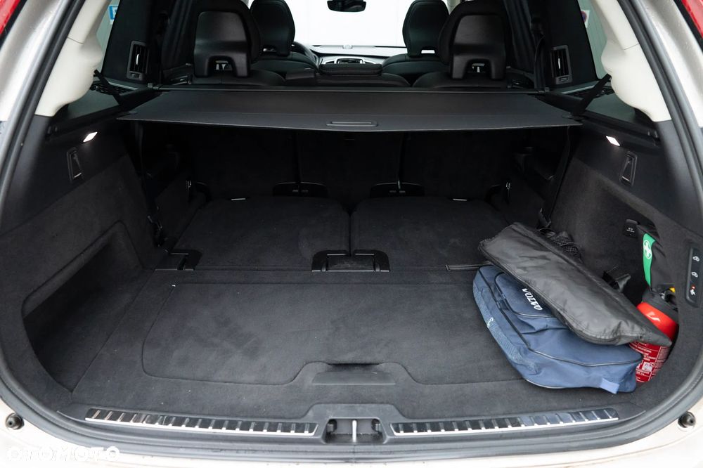 Volvo XC 90 T8 AWD Plug-In Hybrid Ultimate Bright 7os - 11