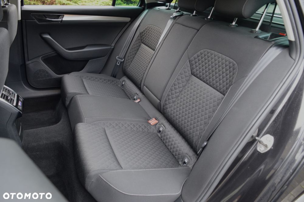 Skoda Superb 2.0 TDI SCR Sportline DSG - 26