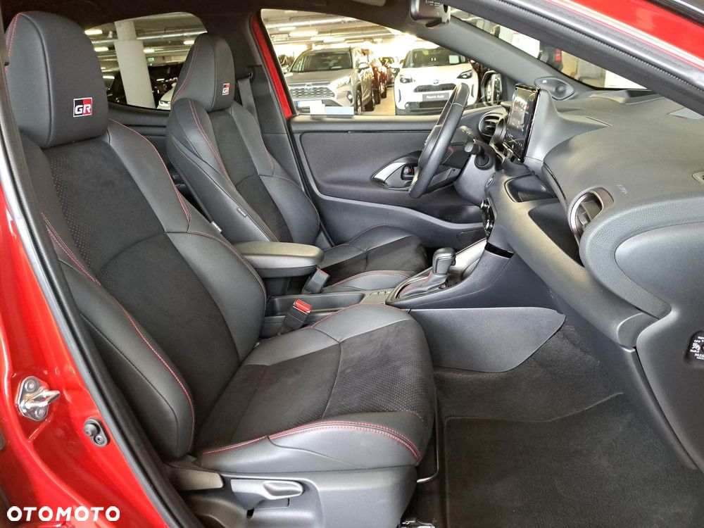 Toyota Yaris - 16