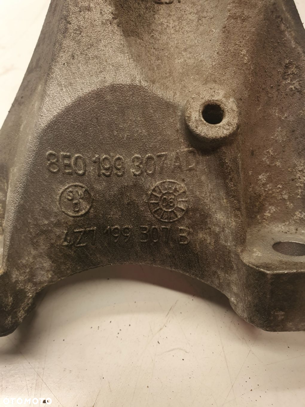 ŁAPA PODPORA SILNIKA AUDI S4 B6 B7 8E0199307AD 4,2 - 3
