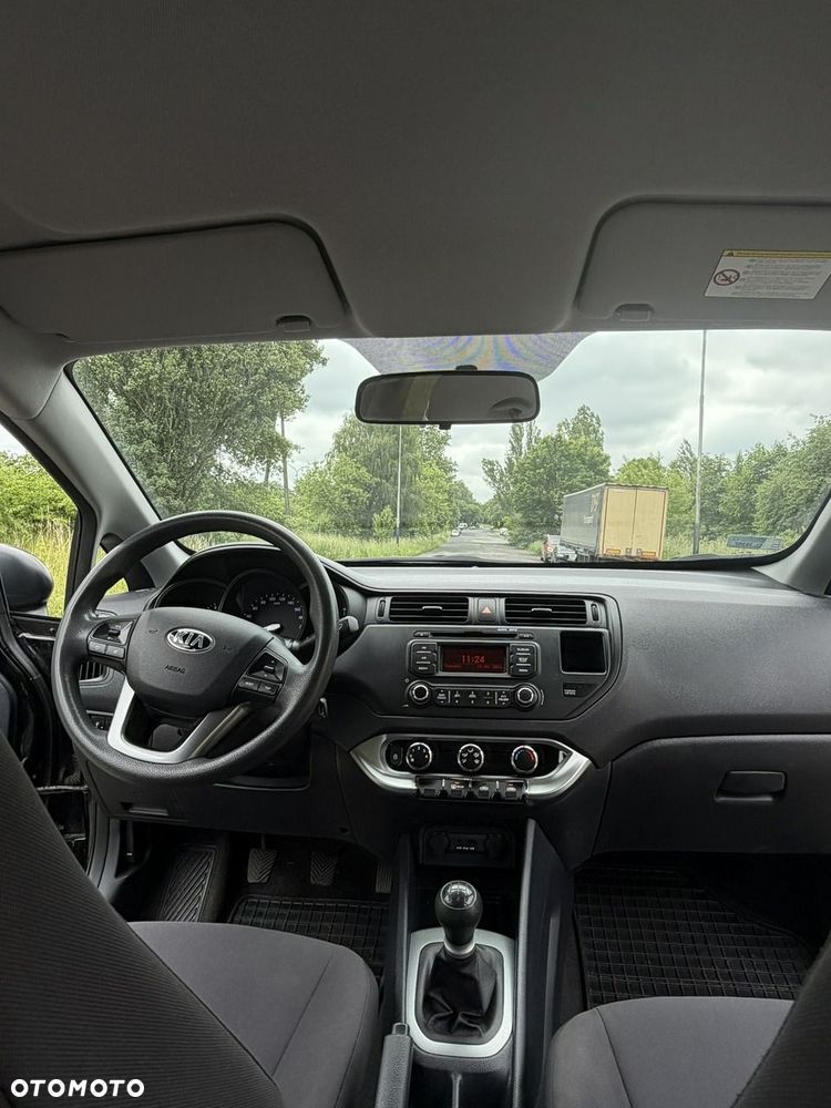 Kia Rio - 16