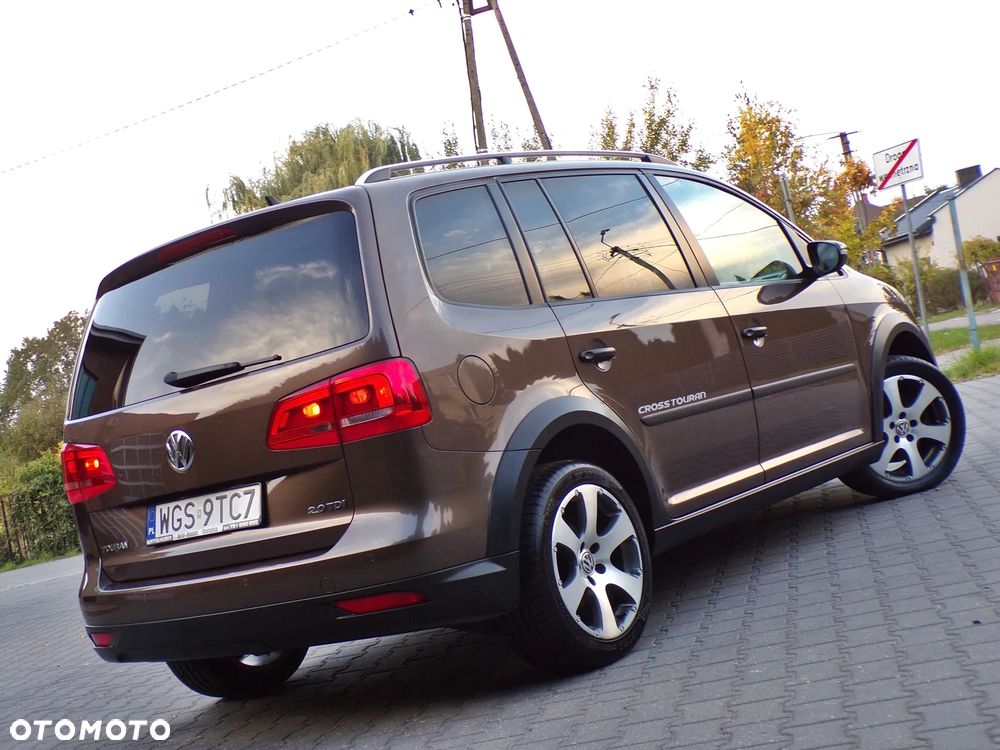 Volkswagen Touran 2.0 TDI DPF DSG Cross - 4