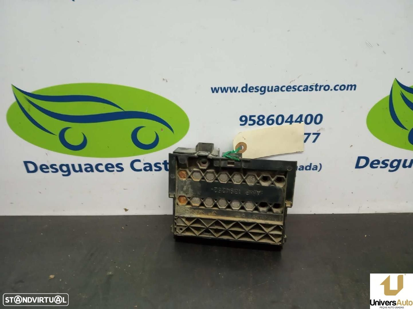 CAIXA RELÉS / FUSÍVEIS FORD FIESTA V 2002 -2S6T14A073BA - 4
