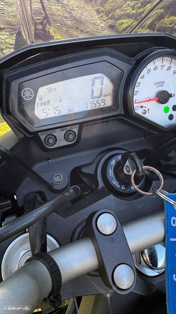 Yamaha FZ - 4