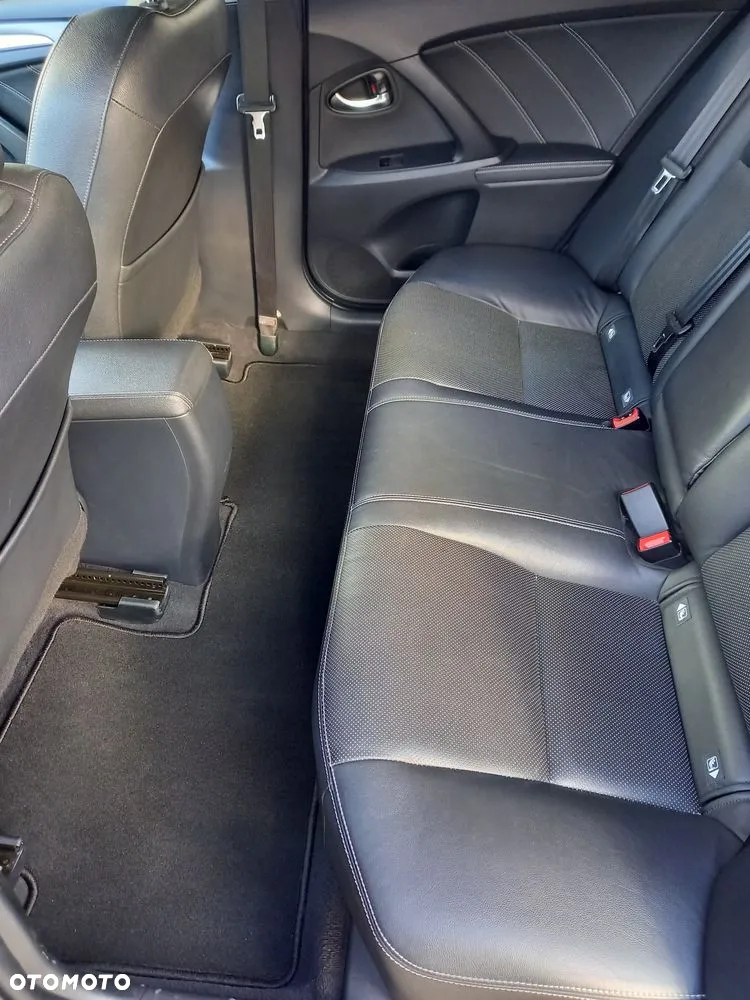 Toyota Avensis 1.8 Prestige - 8