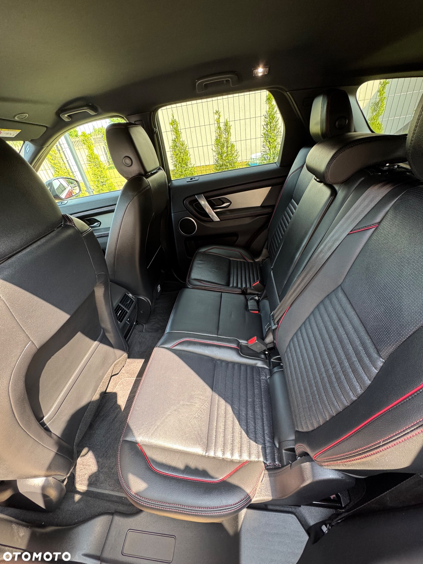 Land Rover Discovery Sport P200 R-Dynamic - 17