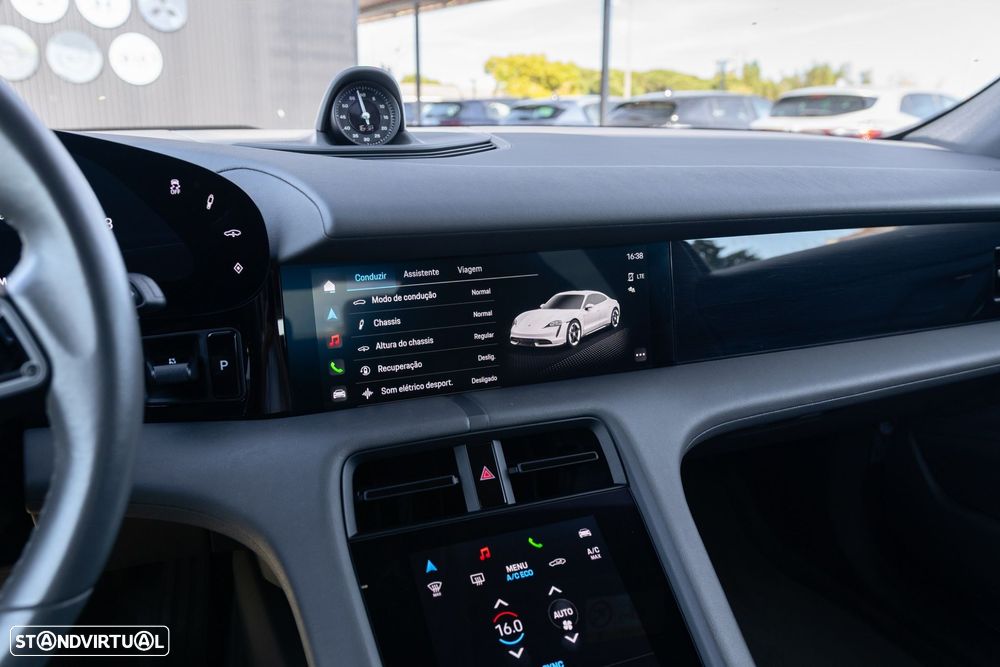 Porsche Taycan 4S - 23