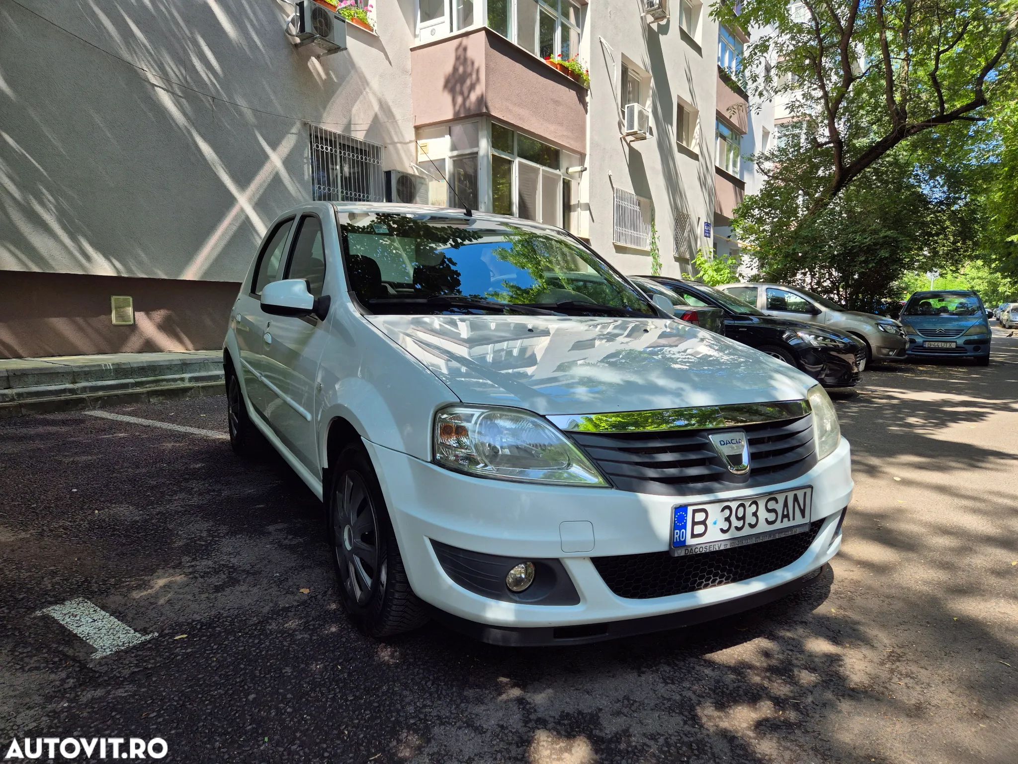 Dacia Logan 1.6 16V Laureate - 1